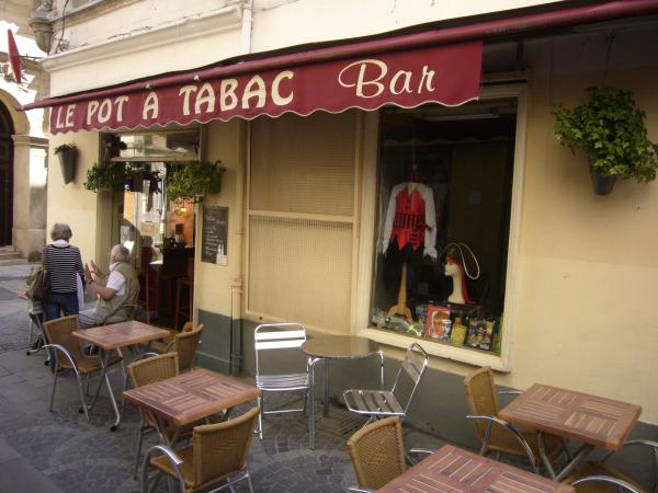 Le pot a tabac bar